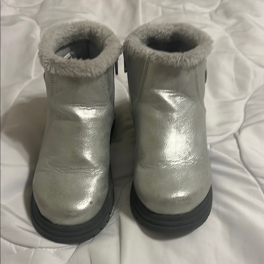 OshKosh B'gosh Gray Faux Fur Boots